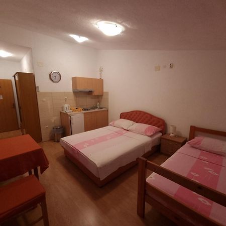 Apartments Cipetic Kaštela 外观 照片