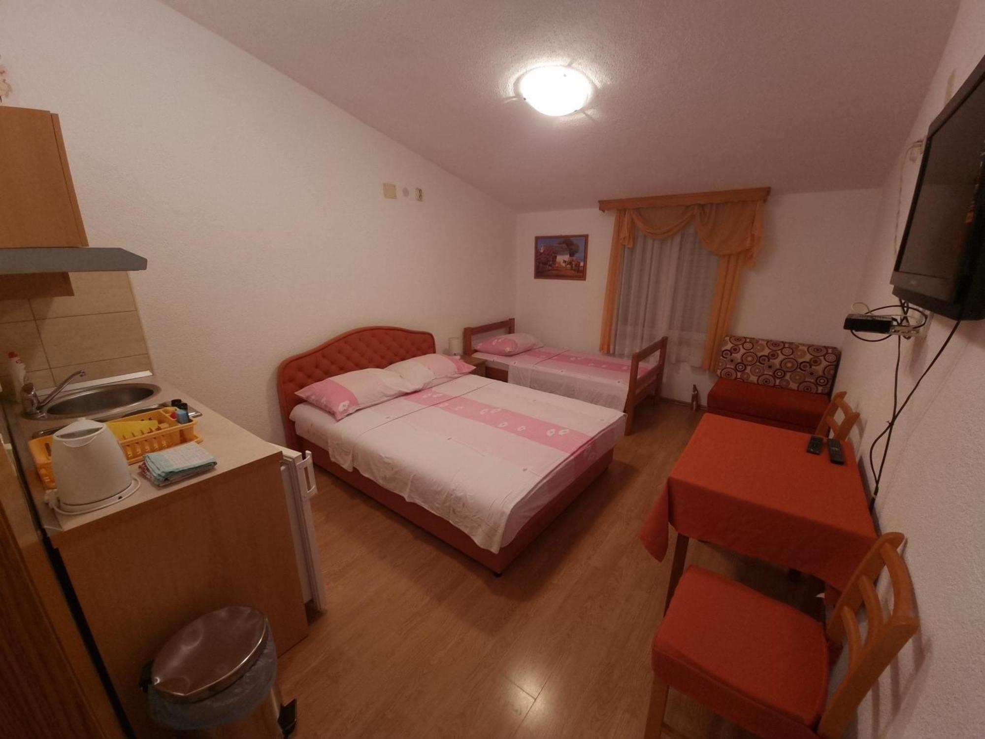 Apartments Cipetic Kaštela 外观 照片