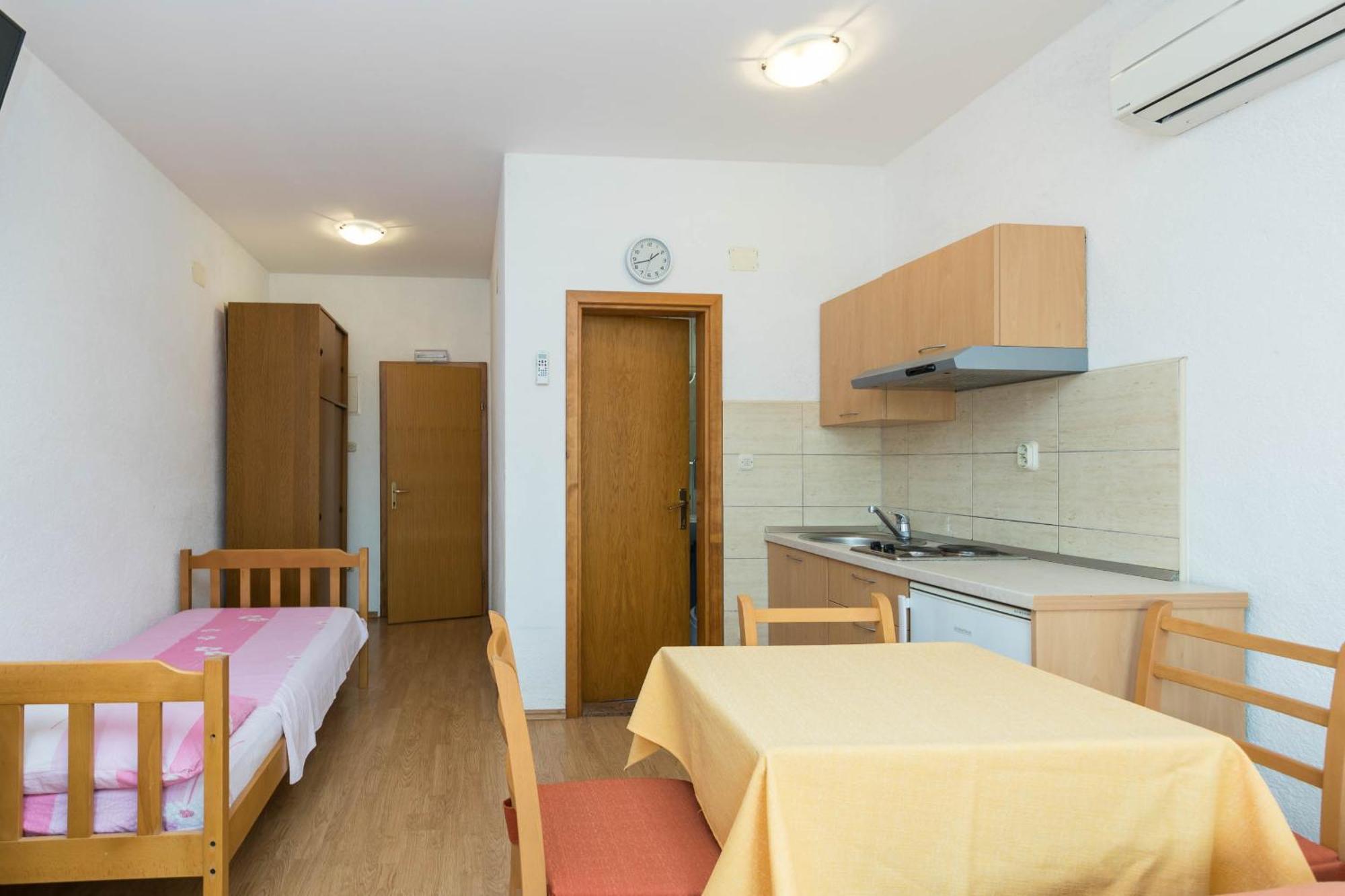 Apartments Cipetic Kaštela 外观 照片